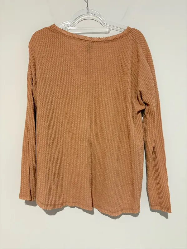 Wild Fable V-Neck Waffle Knit Thermal Long-Sleeve Top Tan size medium - Image 2