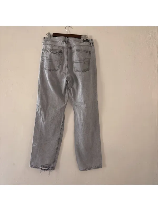 American Eagle 90s Straight Distressed Grey Jeans - Women’s Size 12 - Image 3