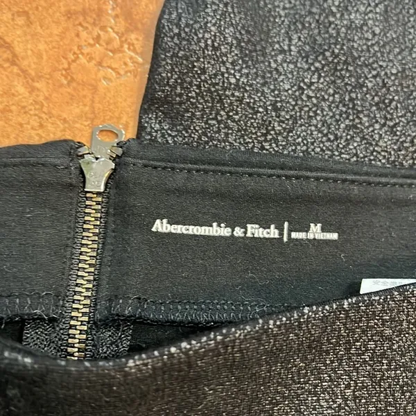 Abercrombie & Fitch stretchy Coated faux leather look leggings size M‎ - Image 3