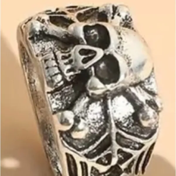 Women’s Stainless Steel Silver Skull Ring Size 7 - Image 3