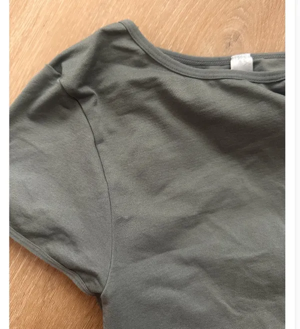 Gray Cropped Workout Tee Size Small - Image 2