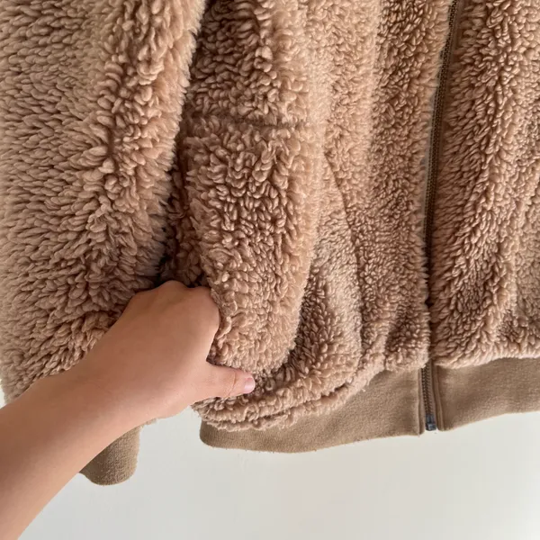 Aritzia The Teddy Sherpa Full Zip Oversized Jacket Tan Camel - Image 2