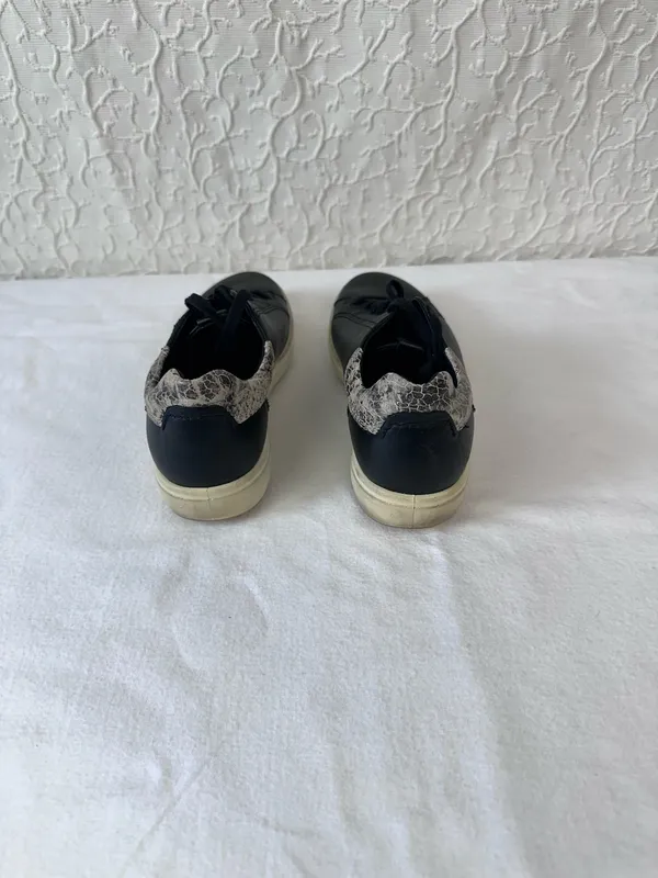 Ecco Soft Street Sneakers Black Leather Women’s Size EU 39/8-8.5 Comfy - Image 5