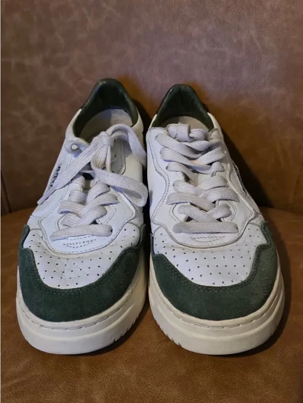 Autry Women’s White and Green Low-Top Sneakers - Image 2