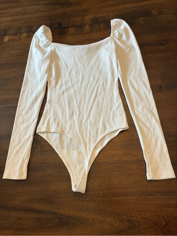 Abercrombie and Fitch Bodysuit Women’s Medium White Long Sleeve Square Neck NWT - Image 3