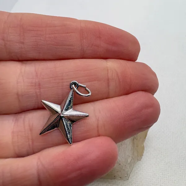Vintage Silver Tone Magnetic Star Charm Pendant Celestial Five Point Star - Image 4