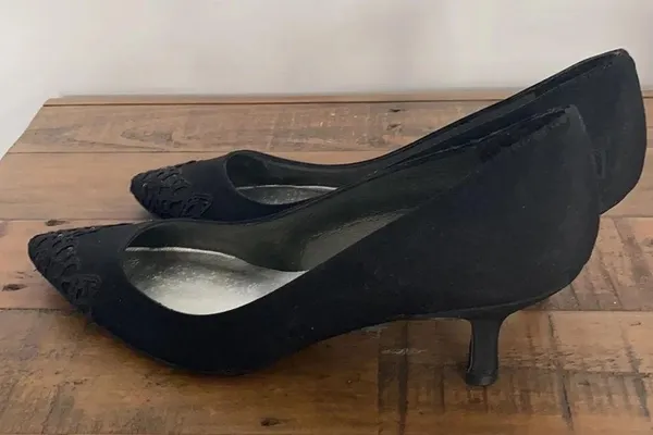 Stuart Weitzman Women’s Black Sequence Dressy Formal Low Pumps Kitten Heel 7 - Image 5
