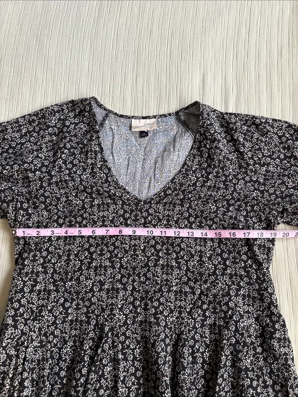 Universal Threads Black Floral V-Neck Dress - Image 4