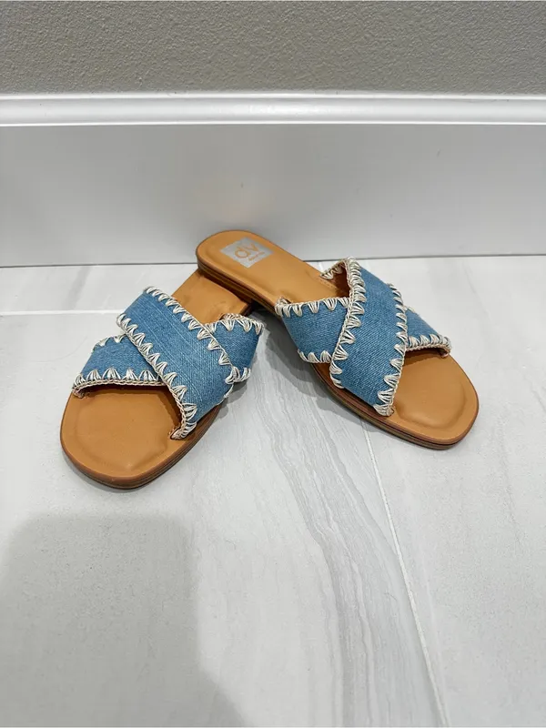 DV by Dolce Vita Light Blue Denim Cross-Strap Slide Sandals with Cream Stitching - Image 5