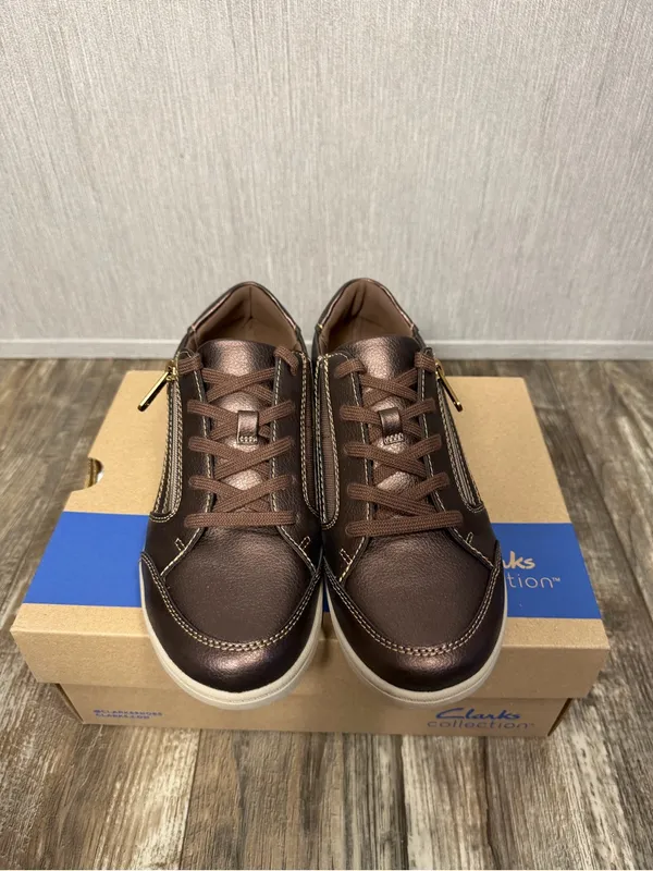 Clarks Women’s Metallic Bronze Low-Top Sneaker with Side Zip Size 8.5 - Image 7