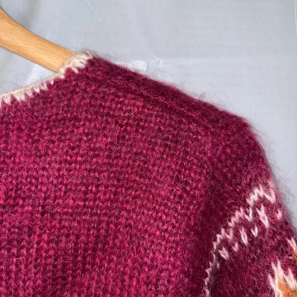 Vtg Twiggy Mohair Blend Fair Isle Snowflake Sweater Small Burgundy V-Neck Cozy - Image 4