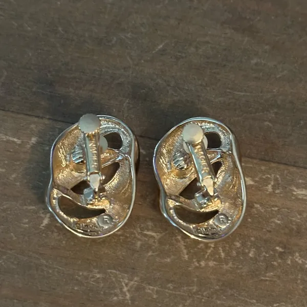 Vintage Napier gold tone chain link clip on earrings - Image 5