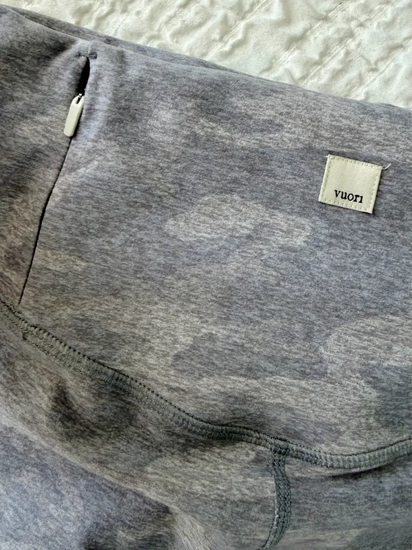 Vuori Leggings Elevation Clean Camo Grey - Image 8