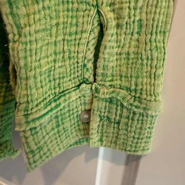 NWT Washing Wrinkled Green Gauze Button Down Shirt Size M - Image 7