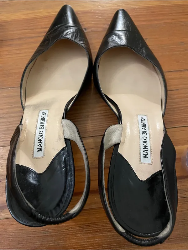 Manolo Blahnik Carolyne Black Leather Pointed Slingback Pumps, Size 41 Italy - Image 7