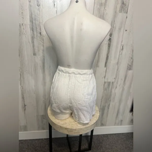 White shorts White - Image 3