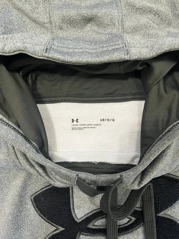 Under Armour Sweatshirt / Hoodie - Image 2
