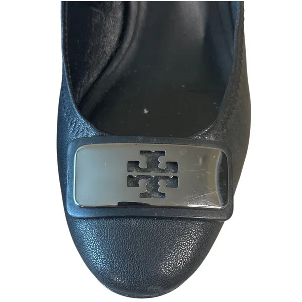 Tory Burch Black Leather Block Heel Pumps Gunmetal Logo Plaque Size 7.5‎ - Image 11