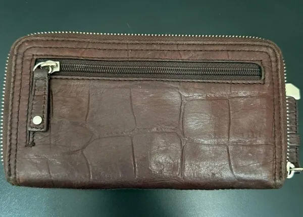 B MAKOWSKY Brown 100% Genuine Leather Zip Around Wallet 8”X4” - Image 3