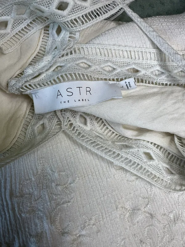 ASTR Embroidered Tunic Tank Top Ivory Size Large - Image 6