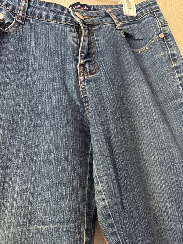 Women’s Dark Blue Embroidered Back-Pocket Jeans - Pink Detail - Image 5