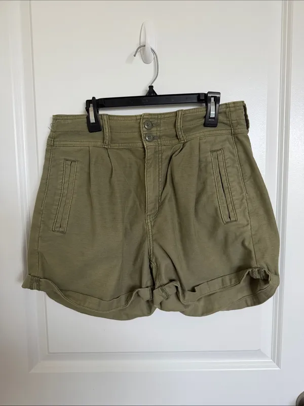 American Eagle Baggy Mom Short Size 6 - Image 2