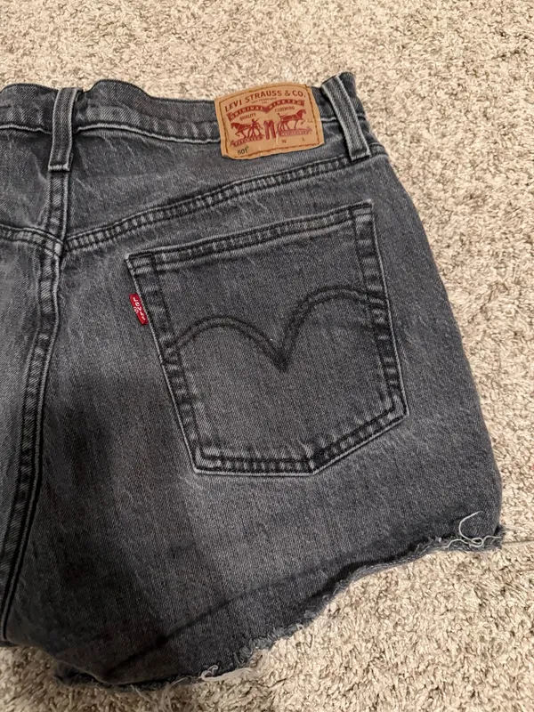 Levi’s 501 Shorts - Image 3