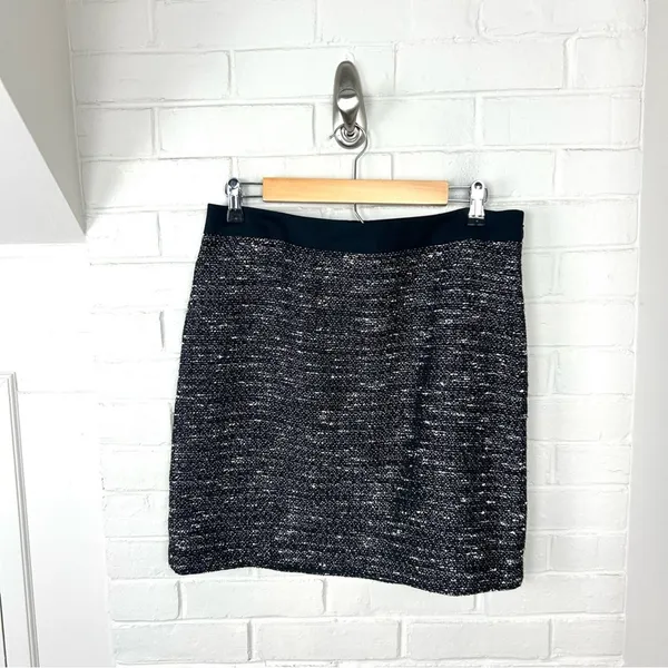 Banana Republic Tweed Knit Skirt Size 8 - Image 2