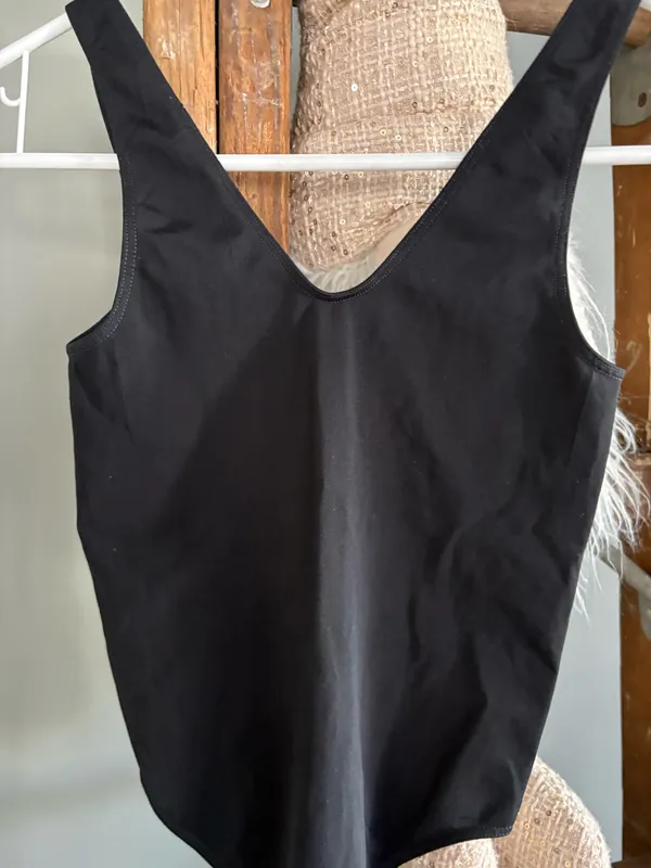 Victoria's Secret size small black v neck jumpsuit - Image 3