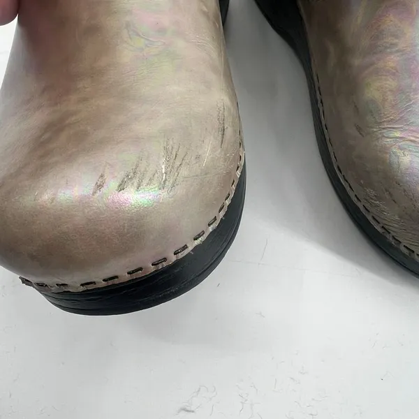 Dansko Tan Iridescent Nursing Clog shoes comfort slip on leather metallic 37/6.5 - Image 6