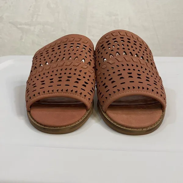 Vince‎ Camuto Leather Wedge Slide Wide Sandals Sushi 8 Wide NWOT - Image 2