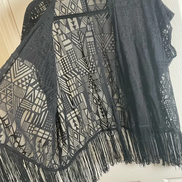 Olive Tree Black Fringe Kimono Geometric print Women’s Size S/M - Image 6