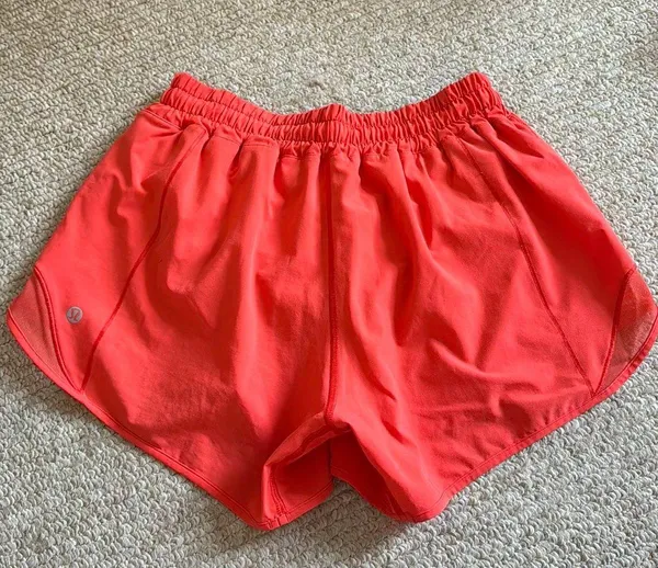 Lululemon Hotty Hot Short High-Rise 4” - Image 2