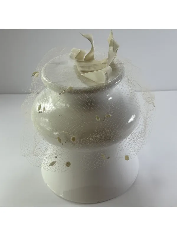 Vintage Ivory Bridal Veil with Velvet Ribbon Detail - Image 2
