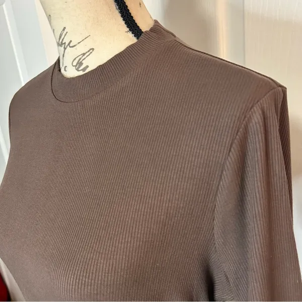 Verdusa Ribbed Mock Neck Short Sleeve Top - Image 2