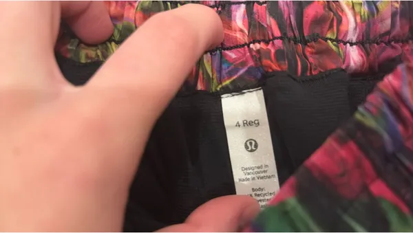 Lululemon Hotty Hot 2.5" - Image 5