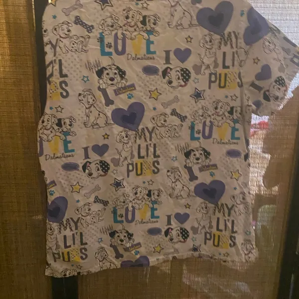 Disney 101 Dalmatian scub top size medium - Image 3