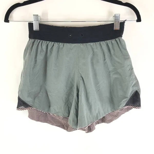 Lululemon Womens Go The Distance Reversible Shorts Striped Brown Gray 4 - Image 3