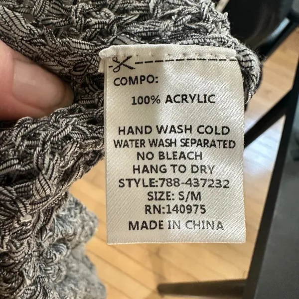 NWT VERTE Boutique Open Weave Crochet Grey Knit Sweater - S/M - Image 11