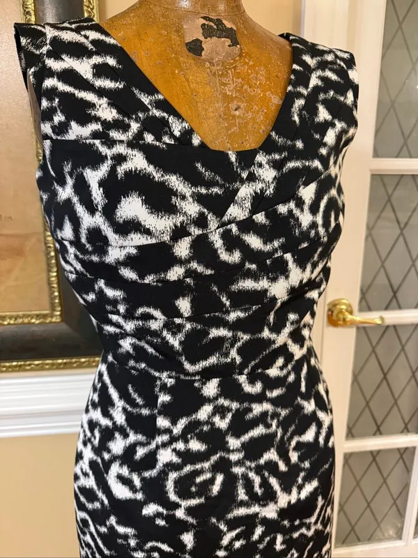 Antonio Melani Empire Waist Sheath Dress Size 2 Black White Print - Image 3