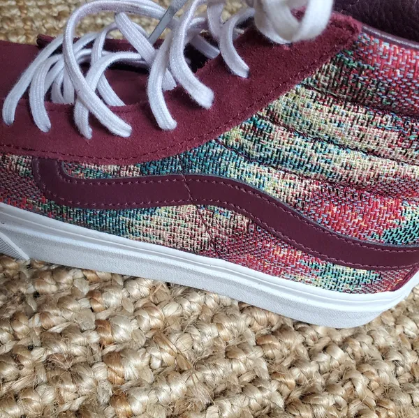 Vans high tops size 6.5 women's in burgundy and pattern worn once like n… - Image 5