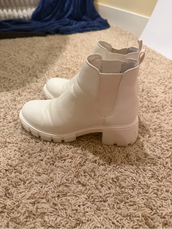 Steve Madden Boots - Image 3