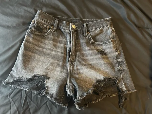 American Eagle Shorts Outfitters - Image 2
