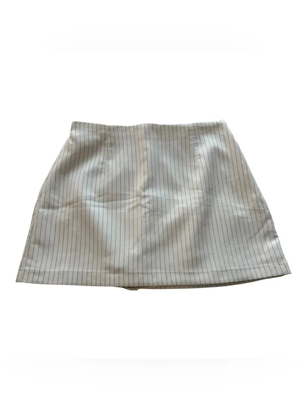 Abercrombie & Fitch Scarlett mid rise mini skort white pinstripe NWOT medium - Image 3