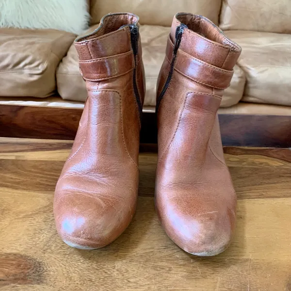 BORN Brown Leather Ankle Boots Size 7 - Image 6