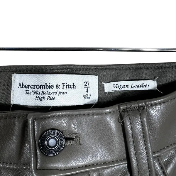 Abercrombie & Fitch 90s Relaxed High Rise Vegan Leather Cargo Pants Size 27/4 - Image 5