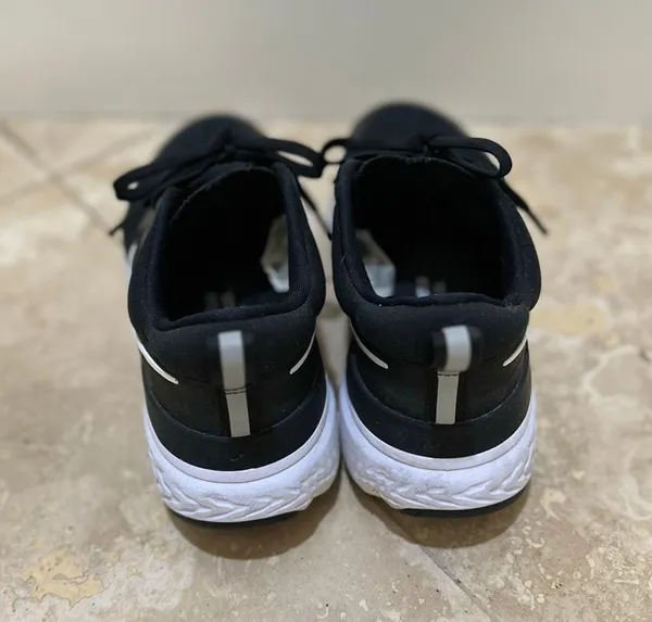 Nike Shoes - Image 4