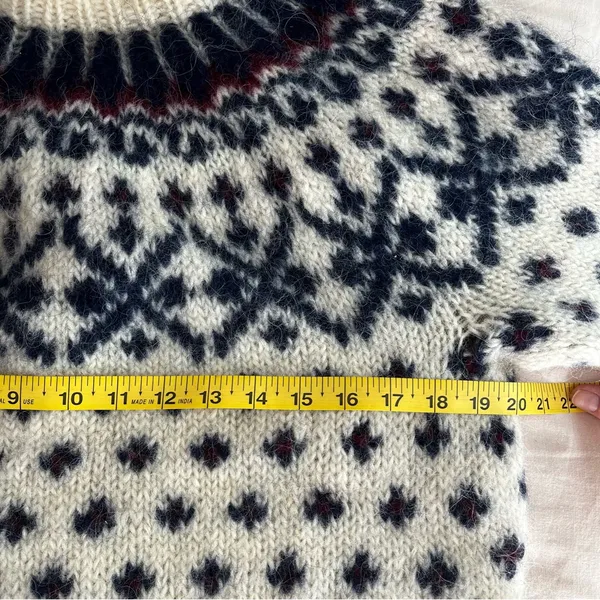 Handmade Vtg. Hand Knit Scandinavian Wool & Mohair Fair Isle Sweater• Sz M/L - Image 7