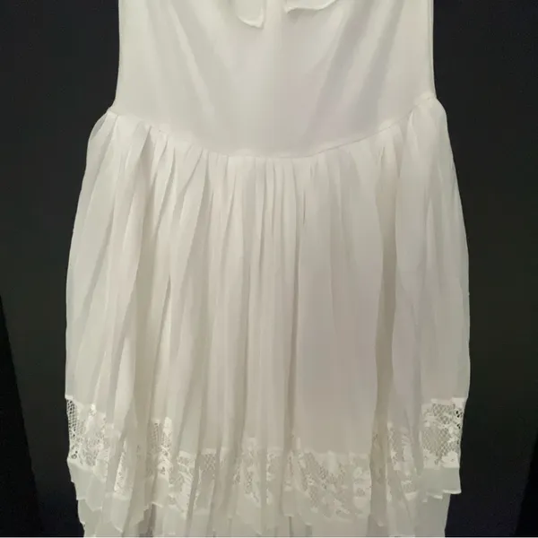 French Connection Women’s Dress Size 4. Lace. Pleated. Elegant. Light. XS - Image 4