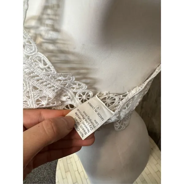 White laced crop top size medium - Image 7